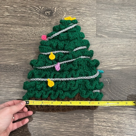 Knitted infant/toddler Christmas tree hat with a knitted string of lights - Picture 2 of 6